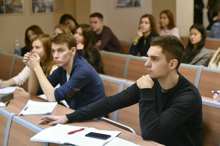 Более 800 студентов из Донбасса поступили в вузы России