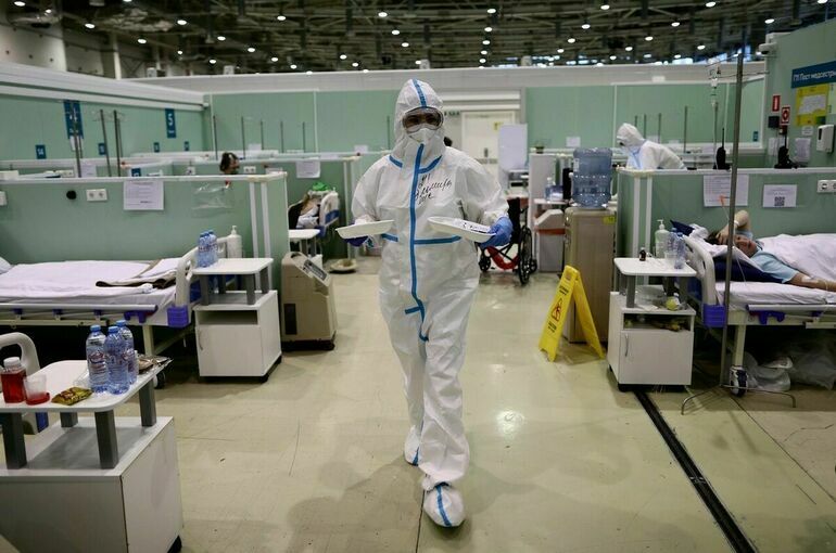 В России изменился порядок выплат врачам, работающим с коронавирусными больными