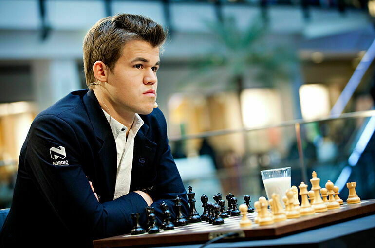 Карлсен отказался играть с россиянином Непомнящим за мировую шахматную корону