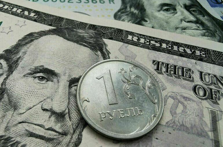Курс доллара превысил 58 рублей на Мосбирже