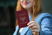 Беженцам из Донбасса и Украины разрешили оставить национальные паспорта