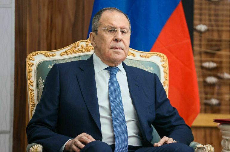 Клинцевич: Авторитет Лаврова только вырос после попыток запретить фото с ним