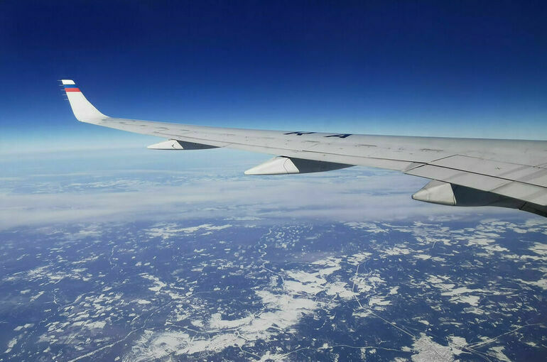Летящий из Грозного в Москву самолет подал сигнал тревоги