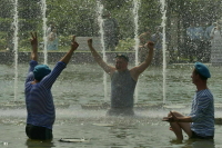 В Петербурге в День ВДВ усилят охрану фонтанов