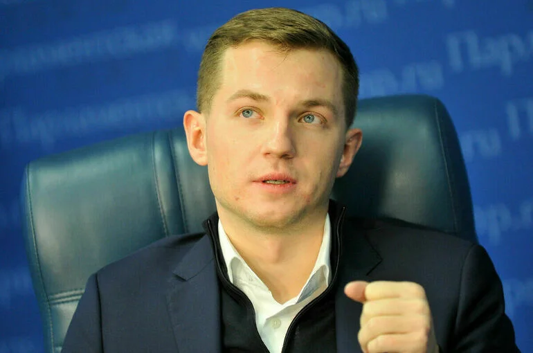 Депутат Метелев: США подбрасывают костер в дрова третьей мировой войны
