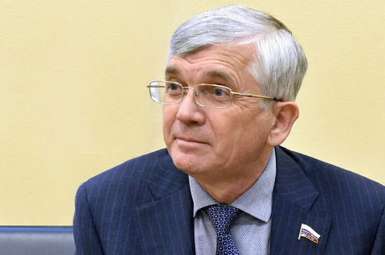 Александр Петров.