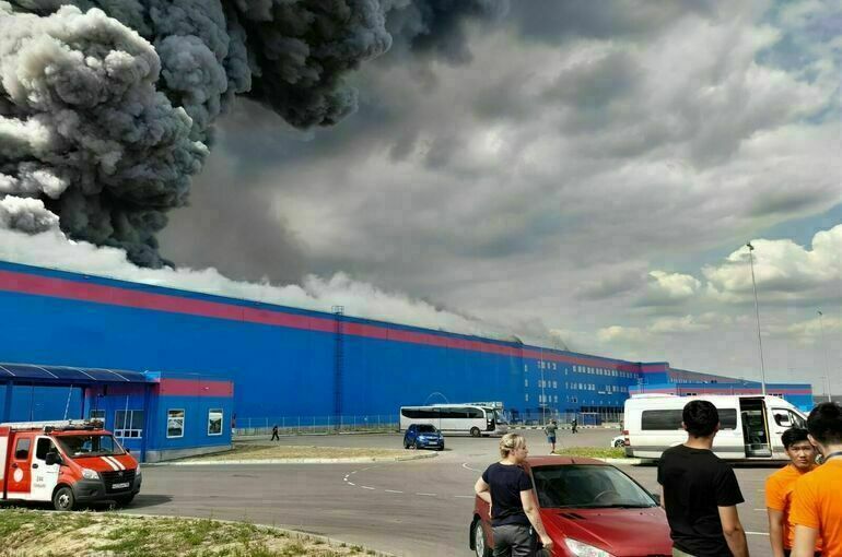 Площадь пожара на складе Ozon выросла до 55 тысяч квадратных метров