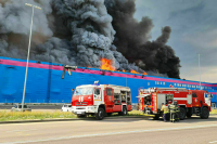 СК завел дело после пожара на подмосковном складе Ozon