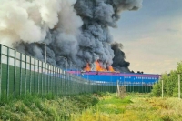 Губернатор Подмосковья заявил о невозможности спасти загоревшийся склад Ozon