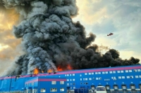 На горящем складе Ozon рухнула кровля на площади 22 тысячи квадратных метров