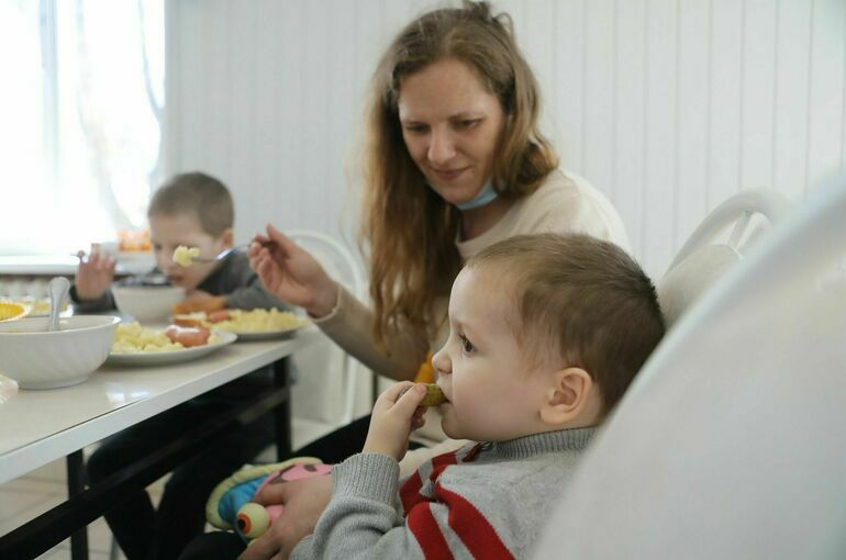 Глава СК предложил выплачивать маткапитал украинским беженцам, чьи дети родились в России