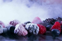 Врач-диетолог порекомендовала не замораживать ягоды и фрукты на зиму