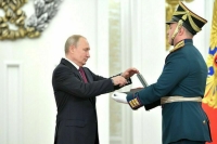 Путин наградил посла РФ в Польше орденом Александра Невского