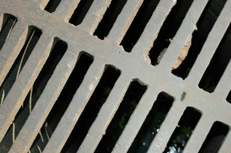 В Татарстане два человека задохнулись в канализационном колодце