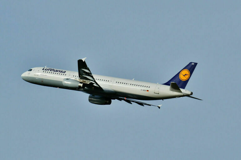 Lufthansa не будет использовать воздушное пространство РФ до 25 марта 2023 года