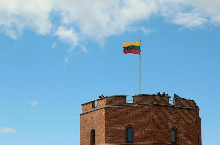 Президент Литвы лишил фигуристов Дробязко и Ванагаса наград после выступления в Сочи