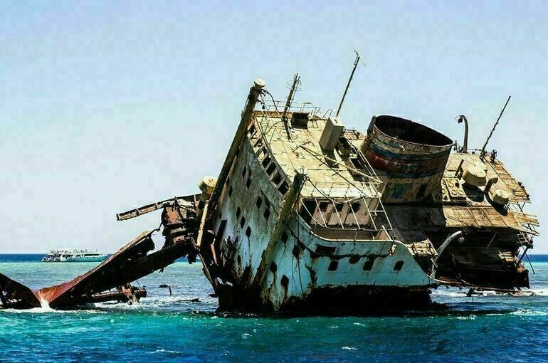 Минтранс решит, какие затонувшие корабли нужно поднять со дна