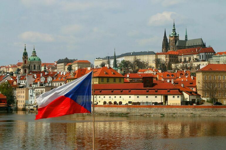 СМИ: Чехия поднимет вопрос запрета на визы россиянам на встрече глав МИД ЕС