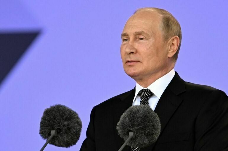 Путин заявил о необходимости противодействовать неонацизму, русофобии и расизму