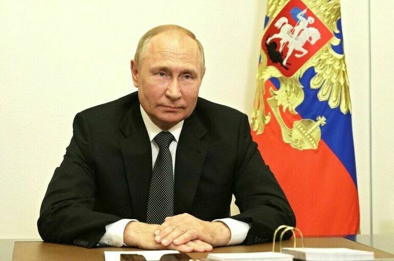 Путин: Россия будет укреплять вооруженные силы и бороться с глобальными угрозами