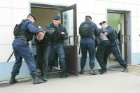 В школах Донбасса, Запорожья и Херсонщины выставят вооруженную охрану
