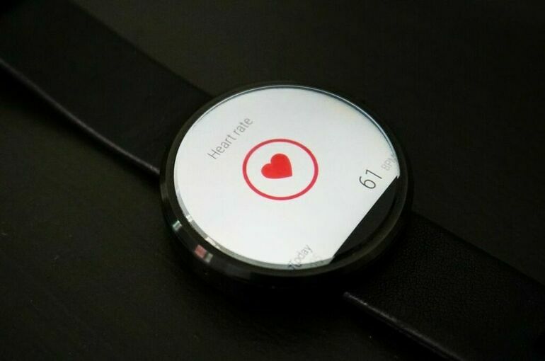 Следить за здоровьем россиян предложили по данным с умных часов