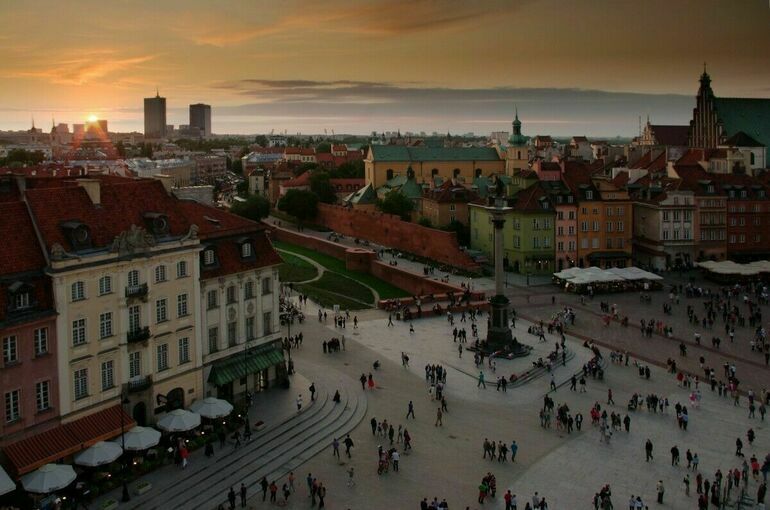 Польша и страны Балтии хотят запретить выдачу виз россиянам