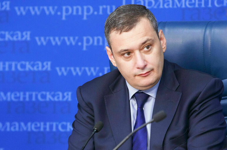 Роскомнадзор поддержал законопроект о штрафах за пропаганду ЛГБТ и педофилии