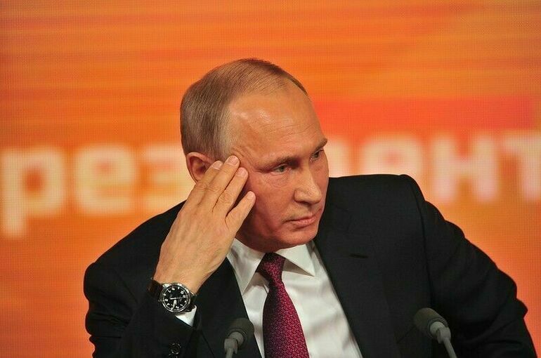 Путин назвал «абсолютно тупым» решение о потолке цен на российские нефть и газ