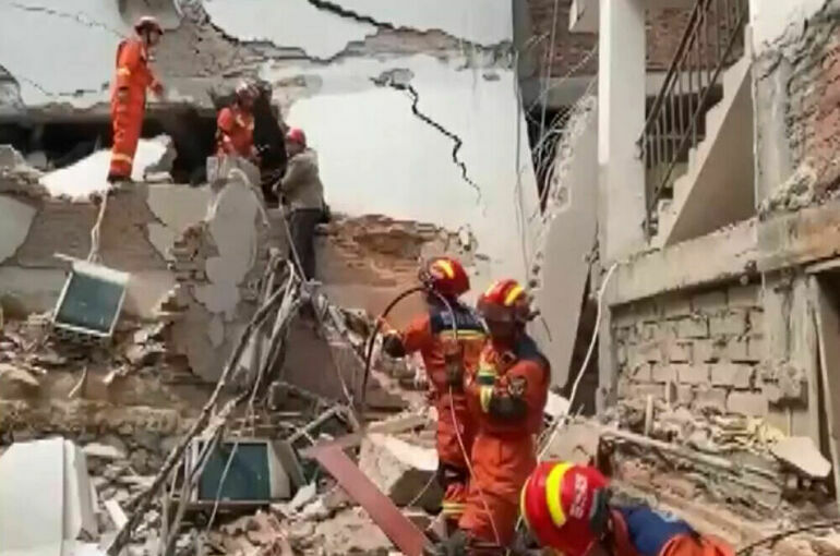 В Китае ликвидируют последствия землетрясения