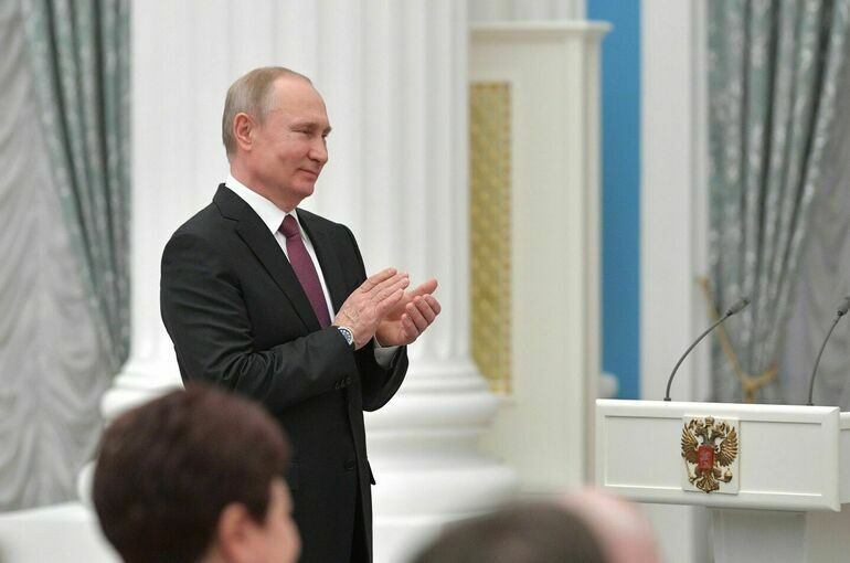 Путин поздравил Карла III с вступлением на британский престол