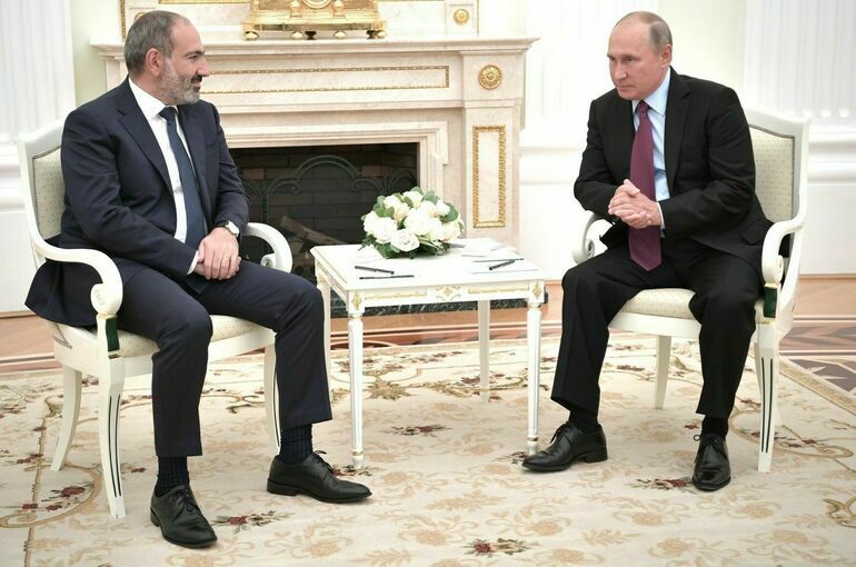 Путин обсудил ночью с Пашиняном эскалацию на границе Армении и Азербайджана