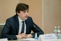 Кравцов заявил, что пожелавших покинуть Харьковскую область учителей перевезли в Россию