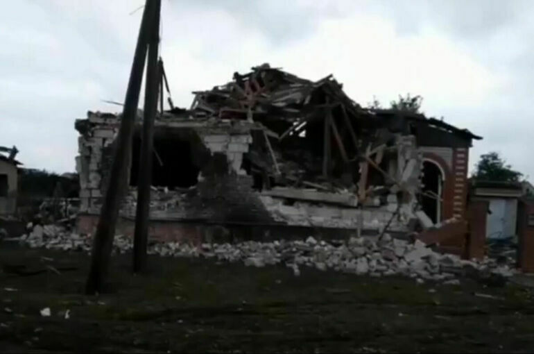 Опубликовано видео последствий удара ВСУ по городу в Белгородской области