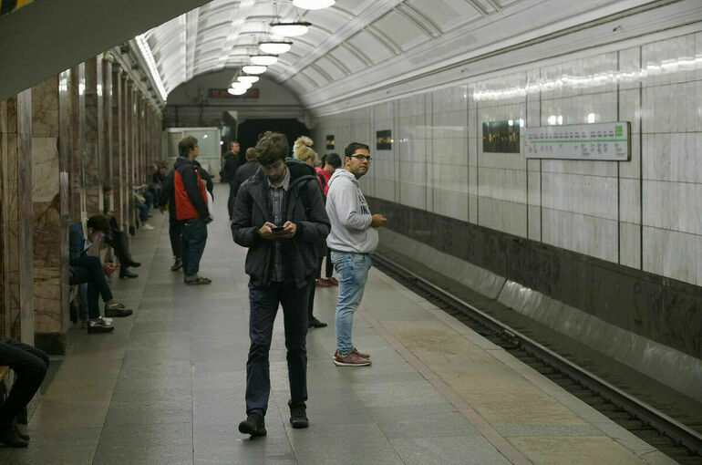 Как уберечься при падении на рельсы в метро