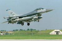 СМИ сообщили, что Украина сможет получить первые F-16 лишь спустя два или три года