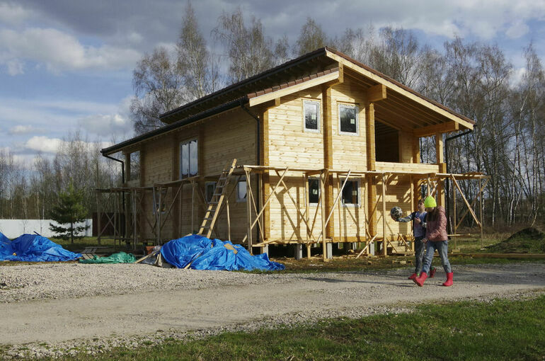 В Иркутской области планируют строительство деревянного жилья для медиков