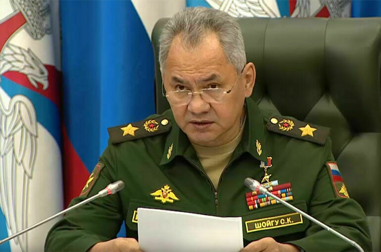 Шойгу заявил, что Россия увеличила численность армии из-за Запада