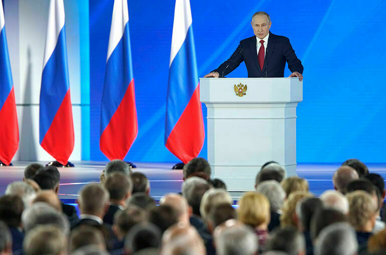 Путин заявил, что Ленин, Сталин и Николай II сделали Россию великой державой