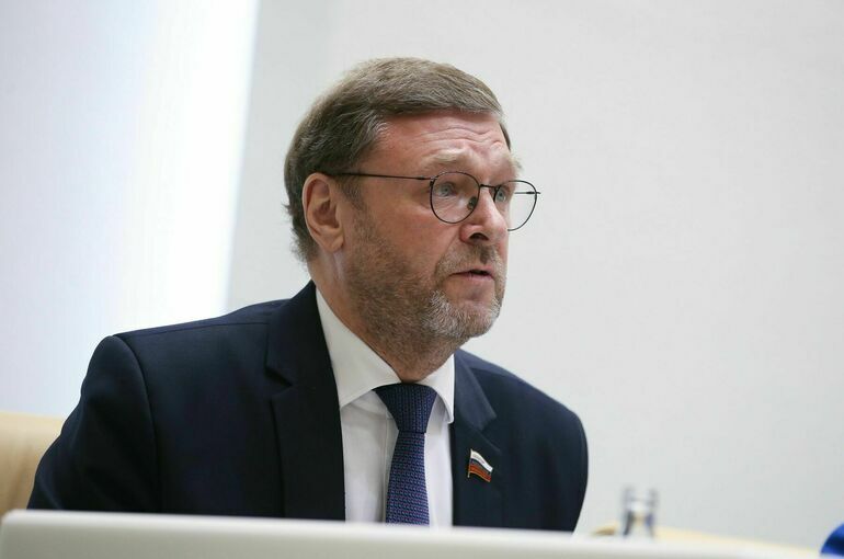 Сенатор Косачев назвал логику западных санкций русофобской
