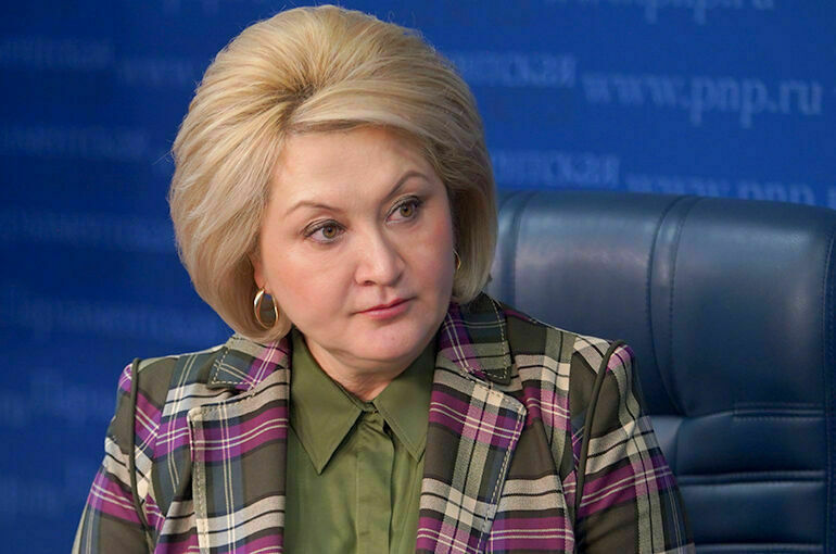 Гумерова призвала к разумным ограничениям телефонов в школах