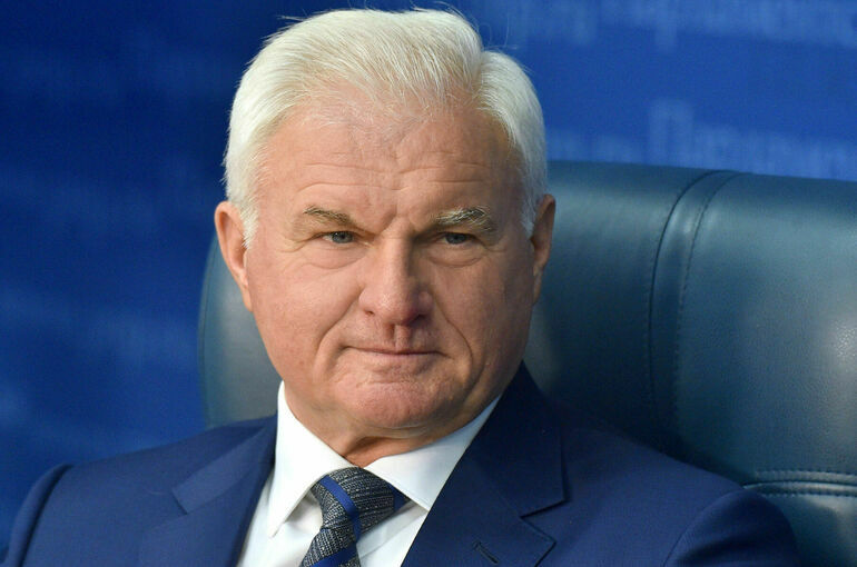 Плотников призвал увеличить государственные закупки зерна до 10 млн тонн