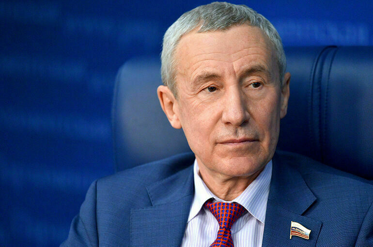 Климов заявил, что информационное давление со стороны США на РФ будет расти