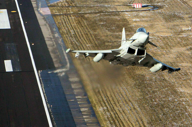 Самолеты ВВС Италии в Польше подняли по тревоге для перехвата самолетов ВКС РФ