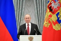 Путин завершил речь в Кремле словами «За нами правда, за нами Россия»