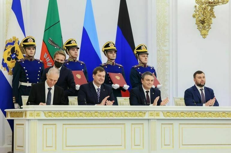 Путин пока не намерен посещать регионы, подписавшие договоры о вступлении в РФ