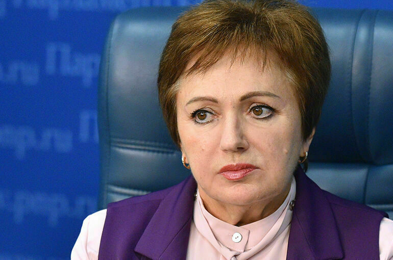 Елена Бибикова: Пенсии с 1 января проиндексируют в среднем на тысячу рублей