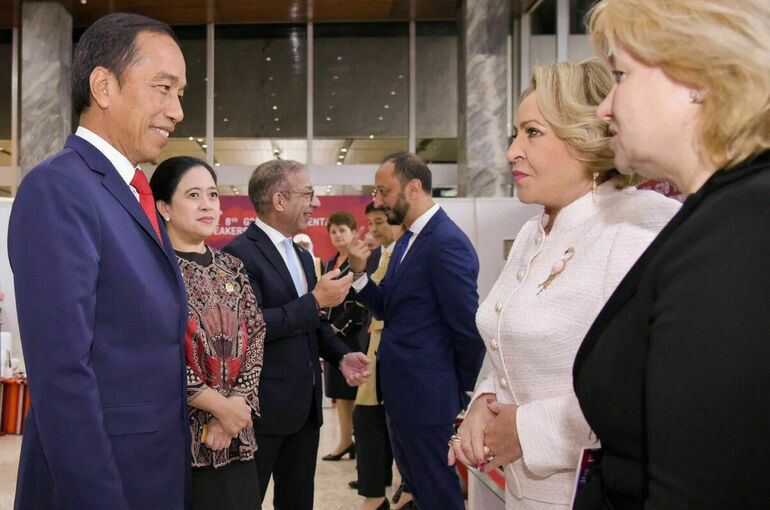 Валентина Матвиенко провела короткую беседу с президентом Индонезии