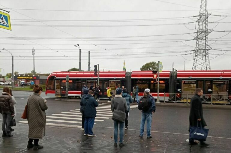 Ребенка госпитализировали после происшествия в петербуржском трамвае