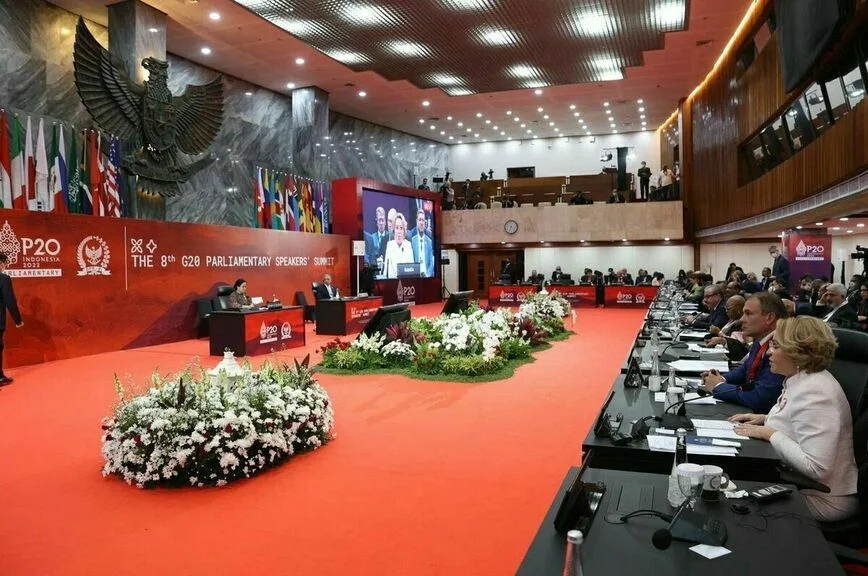 На саммите «парламентской G20» Матвиенко предложила делегации Украины сесть за стол переговоров